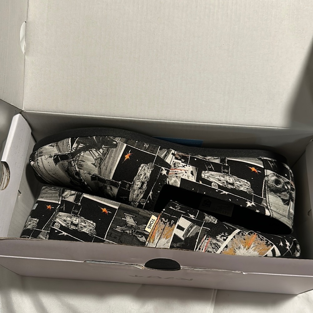 New Pristine TOMS - Starwars edition